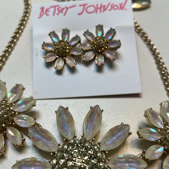 Betsey Johnson Sunflower Set - Picture 2 of 3